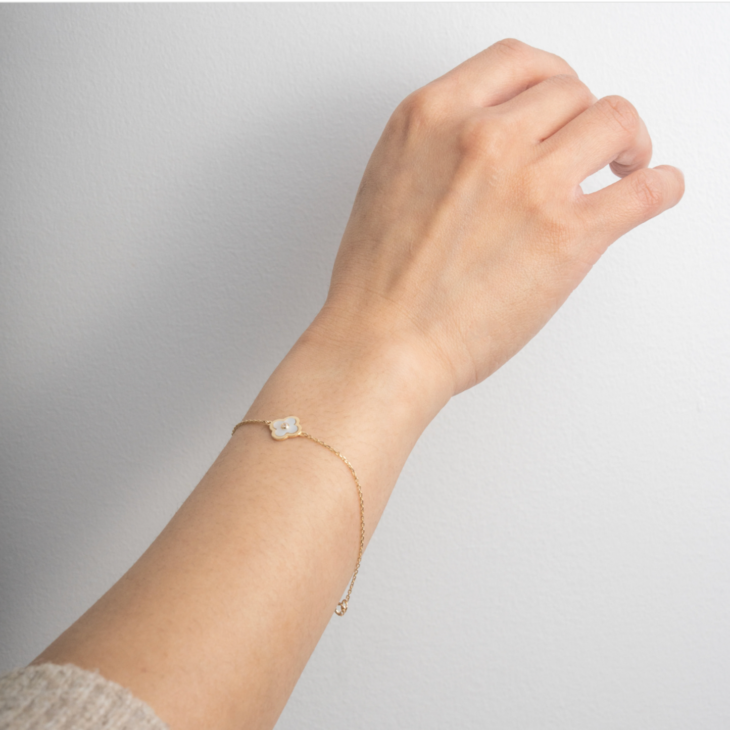 10K Yellow Gold Mother Of Pearl Clover Bracelet