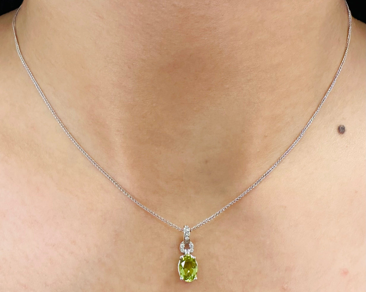 10k White Gold Peridot Nacklace